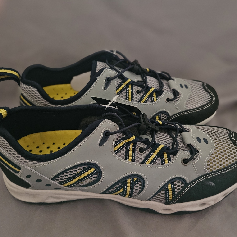 Bass Men's Athletic Shoes in Black and Yellow